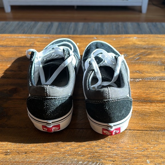 Vans - Picture 4 of 5